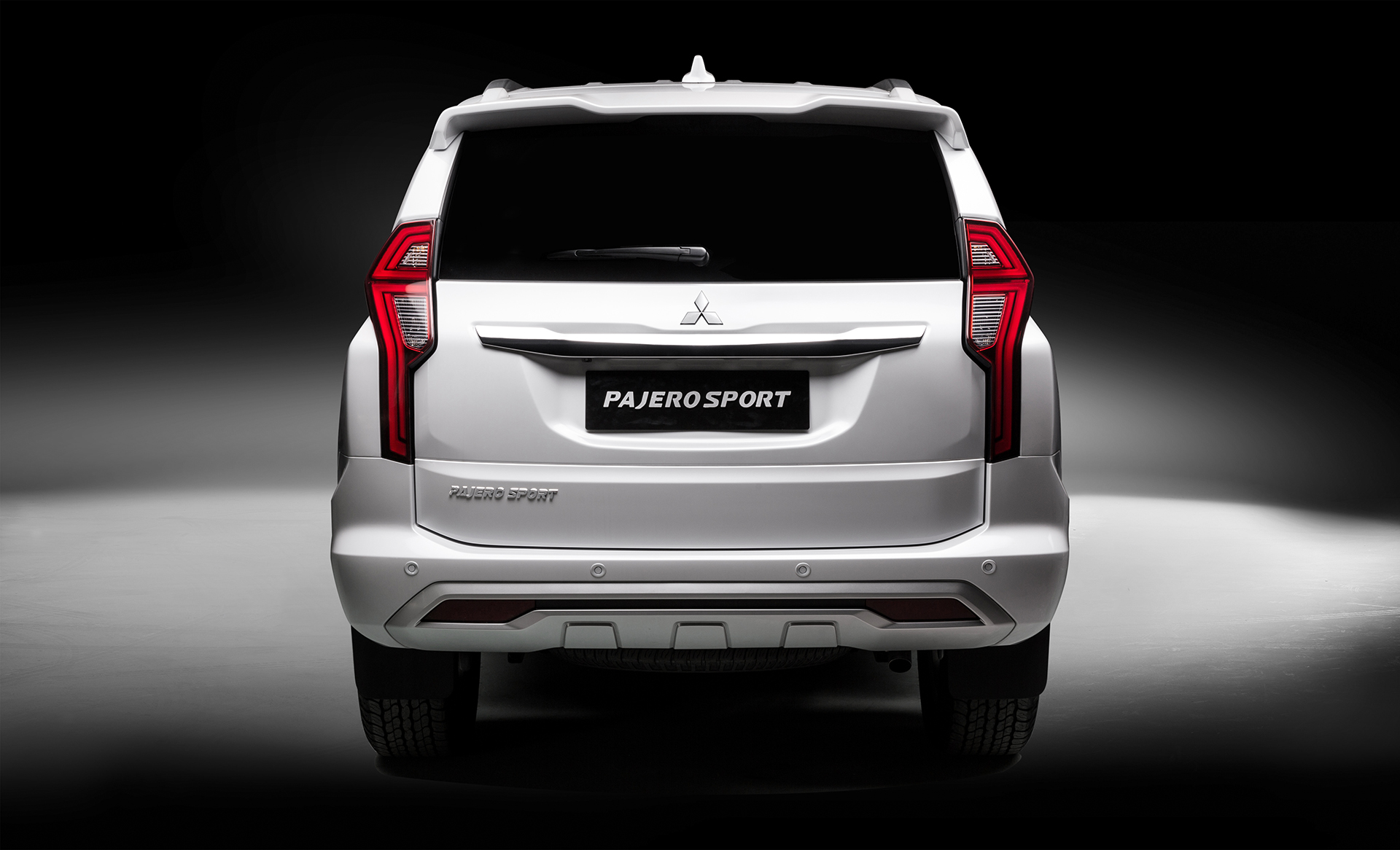 PAJERO SPORT 13 %C4%91%C3%A8n h%E1%BA%ADu