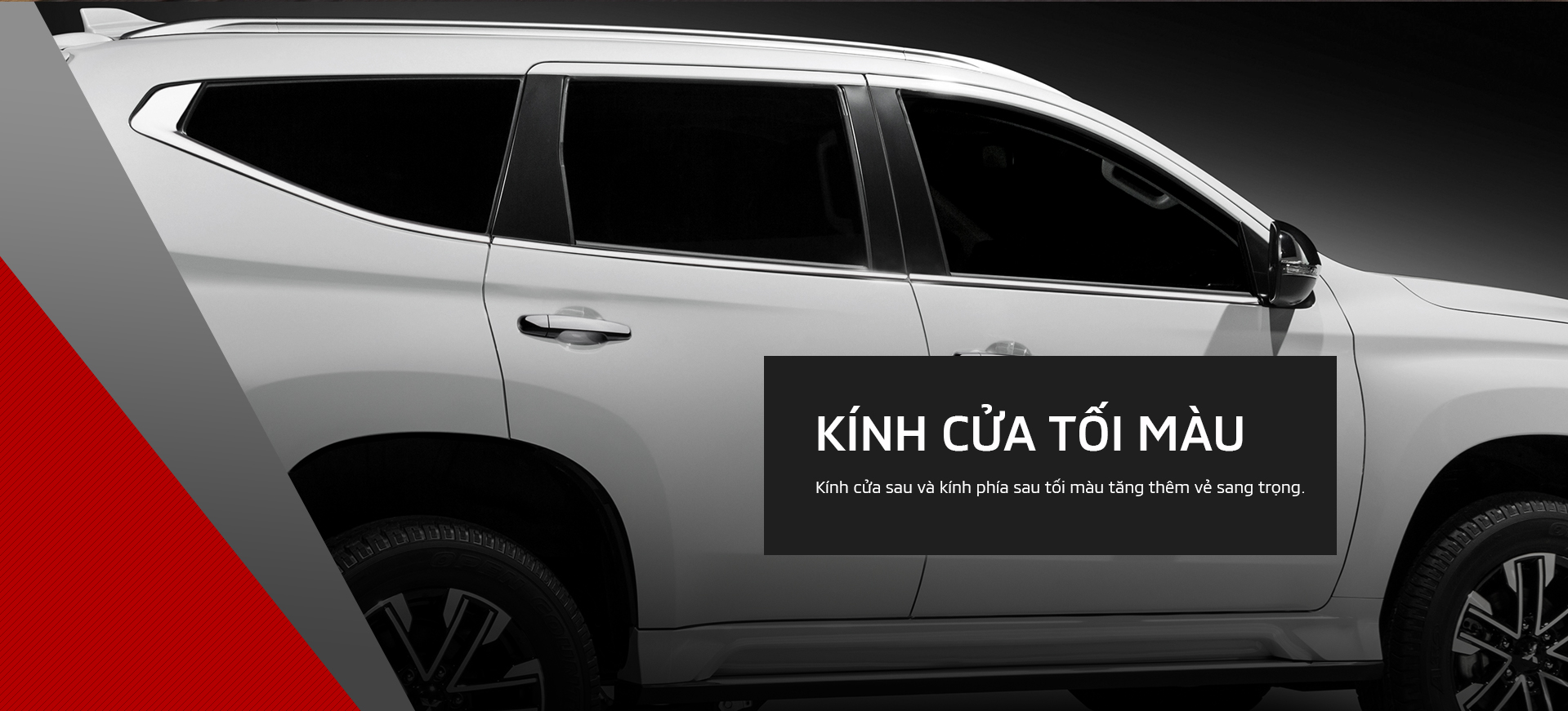 PAJERO SPORT 16 K%C3%ADnh c%E1%BB%ADa t%E1%BB%91i m%C3%A0u